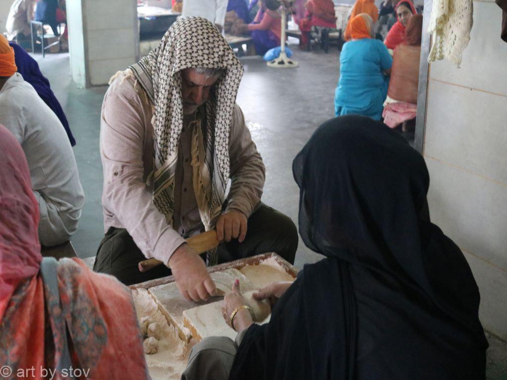 Chapati Paul preparing Langar